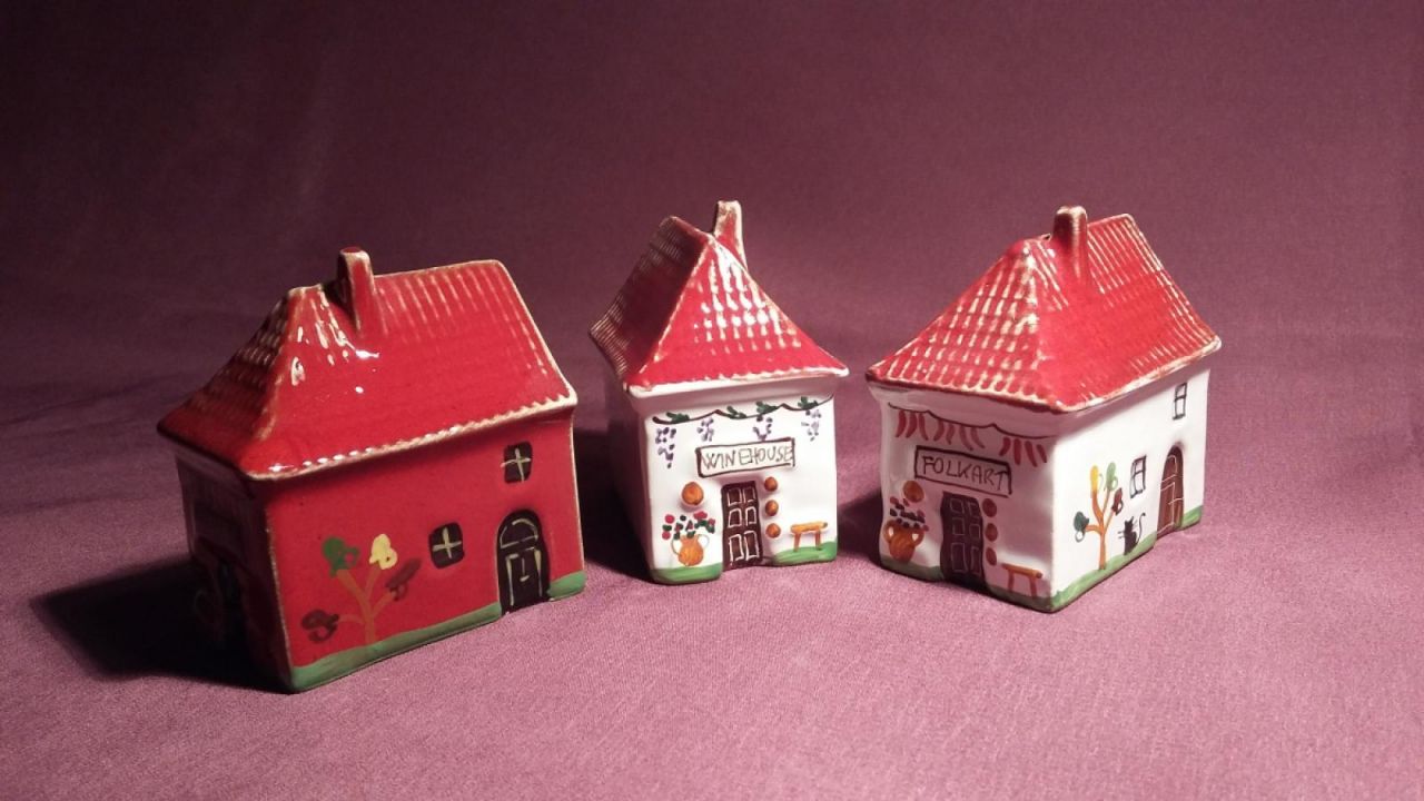 Házikó 3D hosszú /piros tetős/