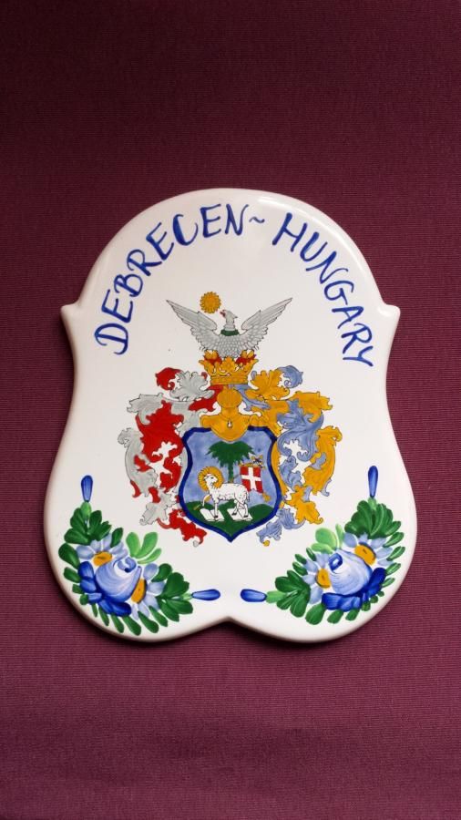 Debrecen címere nagyobb ívelt lapon