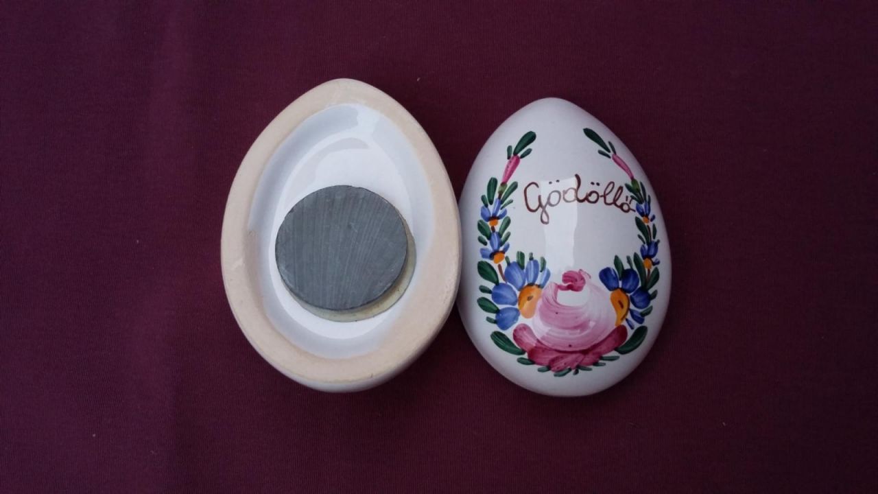 Gödöllő feliratú tojás mágnes 2 db